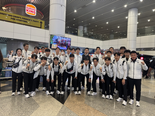 11.29 축구팀 출국 (12).jpg