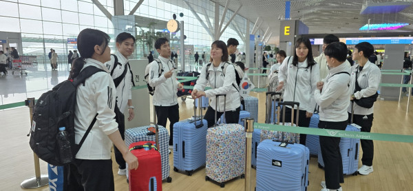 11.29 배드민턴팀 출국 (2).jpg