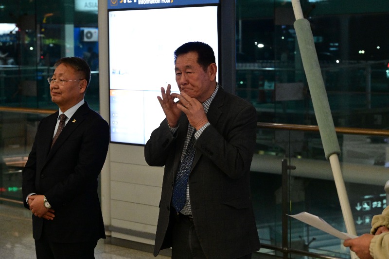 20240227_인천국제공항 제1터미널 3층_출영식_(한국농아인스포츠연맹 이종학 회장) (3).jpg